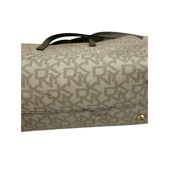 Signature DKNY, Ivory Grey Medium Tote Keychain - Picture 9 of 10